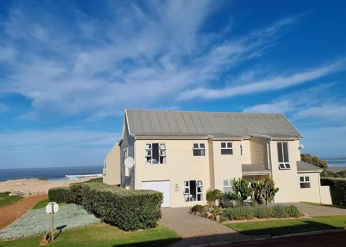 Beautiful Cottage Fantastic Beach